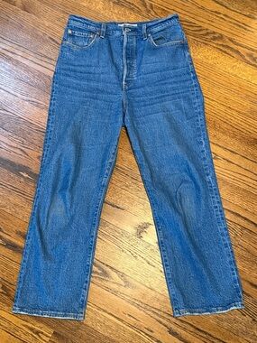 B37 Levi's Women's 29 Ribcage Ankle Straight-Leg Jeans in Blue